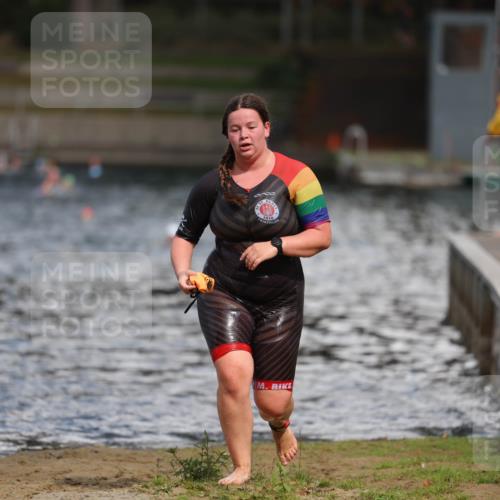 14.09.2025 - Stadtparktriathlon Michael Strokosch http://msf.ph/oto/8876050 14.09.2025 13:14:38 Schwimmen 1528 meine-sportfotos.de
