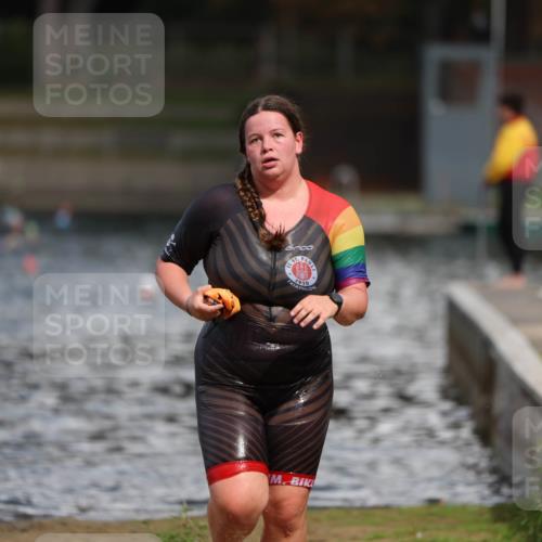14.09.2025 - Stadtparktriathlon Michael Strokosch http://msf.ph/oto/8876054 14.09.2025 13:14:39 Schwimmen 1528 meine-sportfotos.de