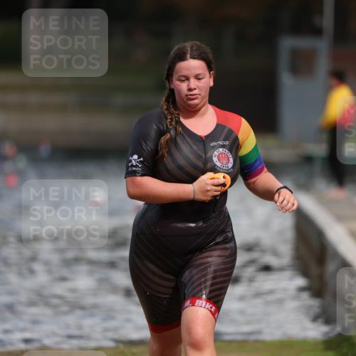 14.09.2025 - Stadtparktriathlon Michael Strokosch http://msf.ph/oto/8876057 14.09.2025 13:14:39 Schwimmen 1528 meine-sportfotos.de