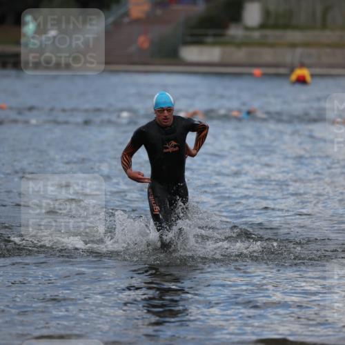 14.09.2025 - Stadtparktriathlon Michael Strokosch http://msf.ph/oto/8876089 14.09.2025 13:15:14 Schwimmen 1598 meine-sportfotos.de