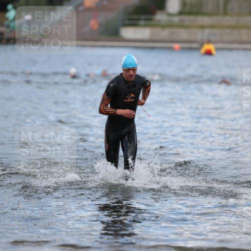 14.09.2025 - Stadtparktriathlon Michael Strokosch http://msf.ph/oto/8876092 14.09.2025 13:15:15 Schwimmen 1598 meine-sportfotos.de