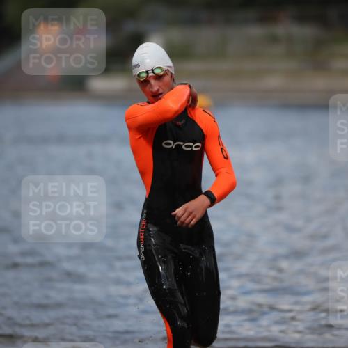 14.09.2025 - Stadtparktriathlon Michael Strokosch http://msf.ph/oto/8876167 14.09.2025 13:15:34 Schwimmen 1571, 1611 meine-sportfotos.de