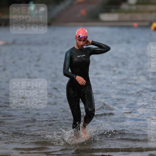 14.09.2025 - Stadtparktriathlon Michael Strokosch http://msf.ph/oto/8876182 14.09.2025 13:15:38 Schwimmen 1523, 1571, 1611 meine-sportfotos.de