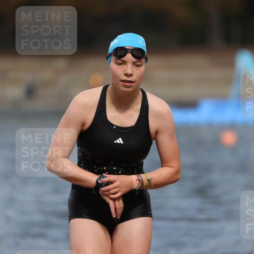 14.09.2025 - Stadtparktriathlon Michael Strokosch http://msf.ph/oto/8876213 14.09.2025 13:15:48 Schwimmen 1523 meine-sportfotos.de