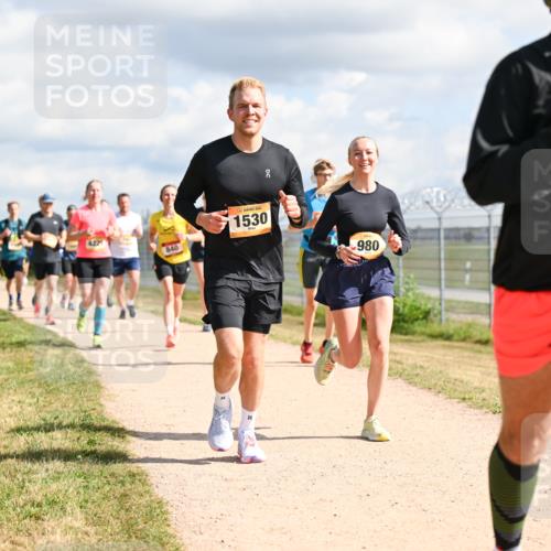 14.09.2025 - Airport Race Dr. Thomas Lammeyer http://msf.ph/oto/8876233 14.09.2025 12:21:03 Laufen 422, 840, 1530, 980, 14 meine-sportfotos.de