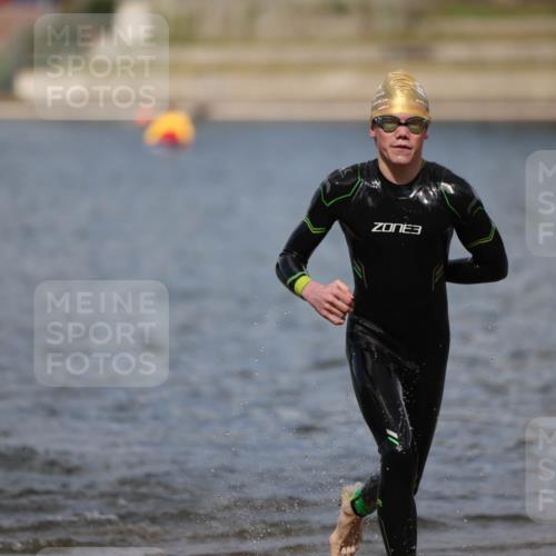 14.09.2025 - Stadtparktriathlon Michael Strokosch http://msf.ph/oto/8876255 14.09.2025 13:16:16 Schwimmen 1576, 1581, 1596, 1603, 1605, 1607, 1618 meine-sportfotos.de