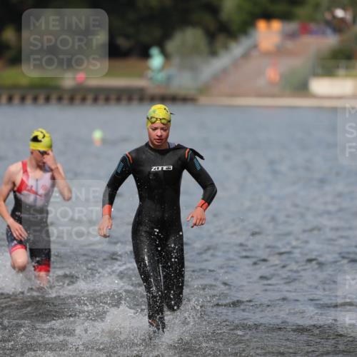 14.09.2025 - Stadtparktriathlon Michael Strokosch http://msf.ph/oto/8876258 14.09.2025 13:16:17 Schwimmen 1576, 1596, 1603, 1605, 1607, 1618 meine-sportfotos.de