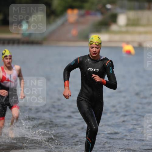14.09.2025 - Stadtparktriathlon Michael Strokosch http://msf.ph/oto/8876266 14.09.2025 13:16:18 Schwimmen 1576, 1594, 1596, 1603, 1605, 1607, 1618 meine-sportfotos.de