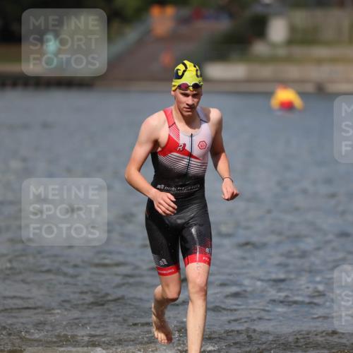 14.09.2025 - Stadtparktriathlon Michael Strokosch http://msf.ph/oto/8876276 14.09.2025 13:16:20 Schwimmen 1576, 1594, 1596, 1603, 1605, 1607, 1618 meine-sportfotos.de