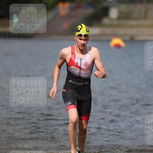 14.09.2025 - Stadtparktriathlon Michael Strokosch http://msf.ph/oto/8876277 14.09.2025 13:16:20 Schwimmen 1576, 1594, 1596, 1603, 1605, 1607, 1618 meine-sportfotos.de