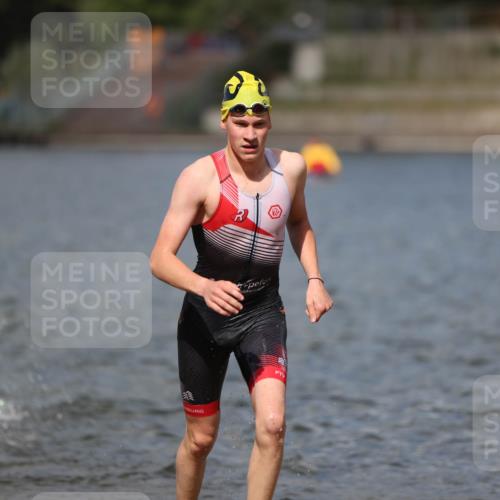14.09.2025 - Stadtparktriathlon Michael Strokosch http://msf.ph/oto/8876278 14.09.2025 13:16:20 Schwimmen 1576, 1594, 1596, 1603, 1605, 1607, 1618 meine-sportfotos.de