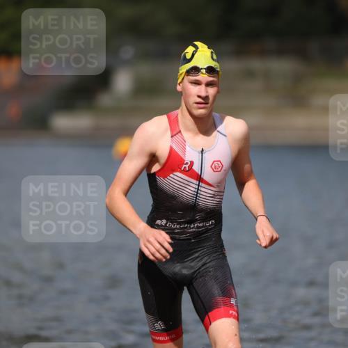 14.09.2025 - Stadtparktriathlon Michael Strokosch http://msf.ph/oto/8876283 14.09.2025 13:16:21 Schwimmen 1576, 1579, 1594, 1603, 1605, 1607, 1618 meine-sportfotos.de