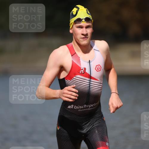 14.09.2025 - Stadtparktriathlon Michael Strokosch http://msf.ph/oto/8876288 14.09.2025 13:16:22 Schwimmen 1576, 1579, 1594, 1603, 1605, 1607, 1618 meine-sportfotos.de