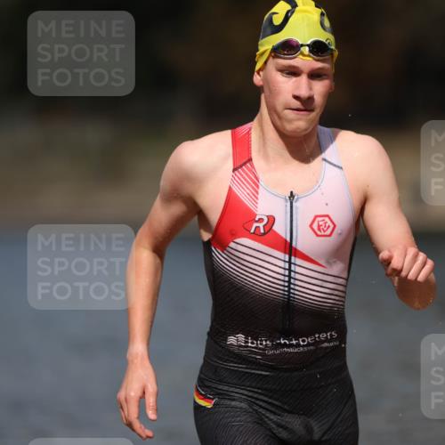 14.09.2025 - Stadtparktriathlon Michael Strokosch http://msf.ph/oto/8876289 14.09.2025 13:16:22 Schwimmen 1576, 1579, 1594, 1603, 1605, 1607, 1618 meine-sportfotos.de