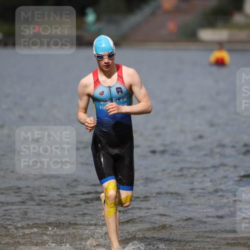 14.09.2025 - Stadtparktriathlon Michael Strokosch http://msf.ph/oto/8876357 14.09.2025 13:16:40 Schwimmen 1580, 1616 meine-sportfotos.de