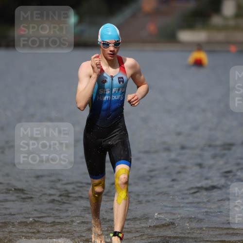 14.09.2025 - Stadtparktriathlon Michael Strokosch http://msf.ph/oto/8876358 14.09.2025 13:16:40 Schwimmen 1580, 1616 meine-sportfotos.de