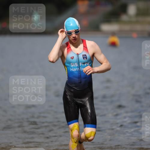 14.09.2025 - Stadtparktriathlon Michael Strokosch http://msf.ph/oto/8876361 14.09.2025 13:16:40 Schwimmen 1580, 1616 meine-sportfotos.de