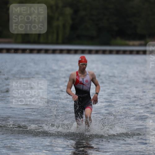 14.09.2025 - Stadtparktriathlon Michael Strokosch http://msf.ph/oto/8876377 14.09.2025 13:17:09 Schwimmen 1604 meine-sportfotos.de
