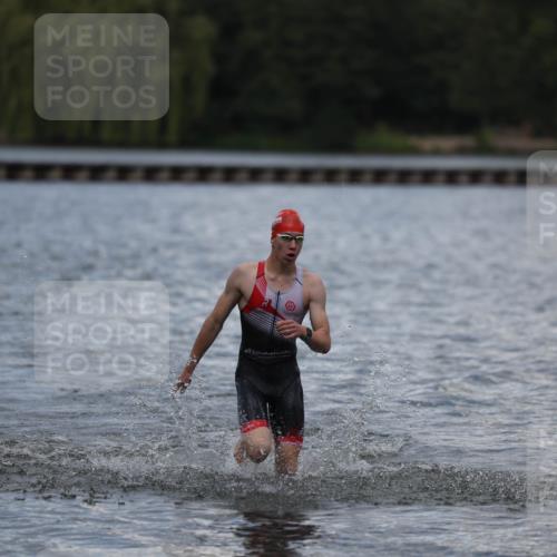 14.09.2025 - Stadtparktriathlon Michael Strokosch http://msf.ph/oto/8876378 14.09.2025 13:17:09 Schwimmen 1604 meine-sportfotos.de