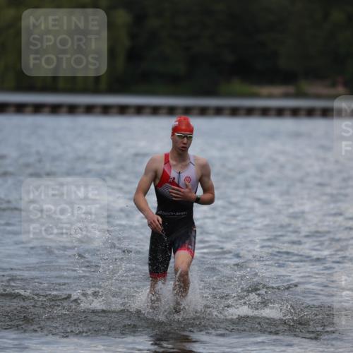 14.09.2025 - Stadtparktriathlon Michael Strokosch http://msf.ph/oto/8876382 14.09.2025 13:17:10 Schwimmen 1604 meine-sportfotos.de