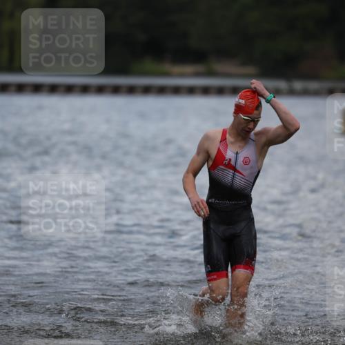 14.09.2025 - Stadtparktriathlon Michael Strokosch http://msf.ph/oto/8876398 14.09.2025 13:17:12 Schwimmen 1604, 1612 meine-sportfotos.de
