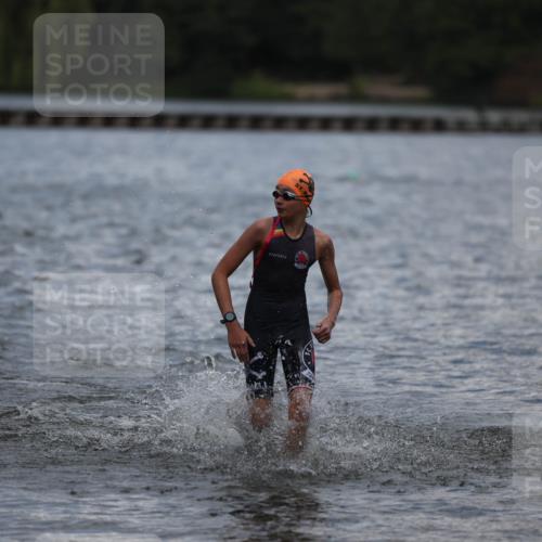 14.09.2025 - Stadtparktriathlon Michael Strokosch http://msf.ph/oto/8876404 14.09.2025 13:17:20 Schwimmen 1564, 1612, 1614 meine-sportfotos.de