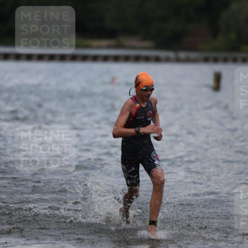 14.09.2025 - Stadtparktriathlon Michael Strokosch http://msf.ph/oto/8876408 14.09.2025 13:17:21 Schwimmen 1564, 1612, 1614 meine-sportfotos.de