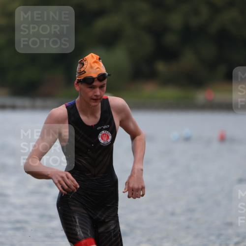 14.09.2025 - Stadtparktriathlon Michael Strokosch http://msf.ph/oto/8876432 14.09.2025 13:17:25 Schwimmen 1564, 1574, 1577, 1612, 1614 meine-sportfotos.de
