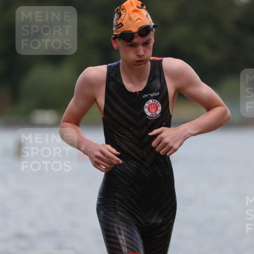 14.09.2025 - Stadtparktriathlon Michael Strokosch http://msf.ph/oto/8876436 14.09.2025 13:17:26 Schwimmen 1564, 1574, 1577, 1612, 1614 meine-sportfotos.de