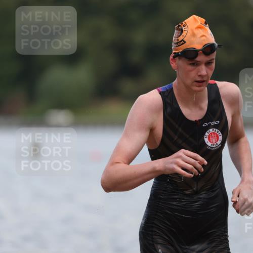 14.09.2025 - Stadtparktriathlon Michael Strokosch http://msf.ph/oto/8876438 14.09.2025 13:17:26 Schwimmen 1564, 1574, 1577, 1612, 1614 meine-sportfotos.de