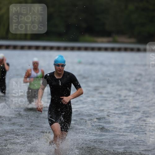 14.09.2025 - Stadtparktriathlon Michael Strokosch http://msf.ph/oto/8876439 14.09.2025 13:17:27 Schwimmen 1564, 1574, 1577, 1610, 1612, 1614 meine-sportfotos.de