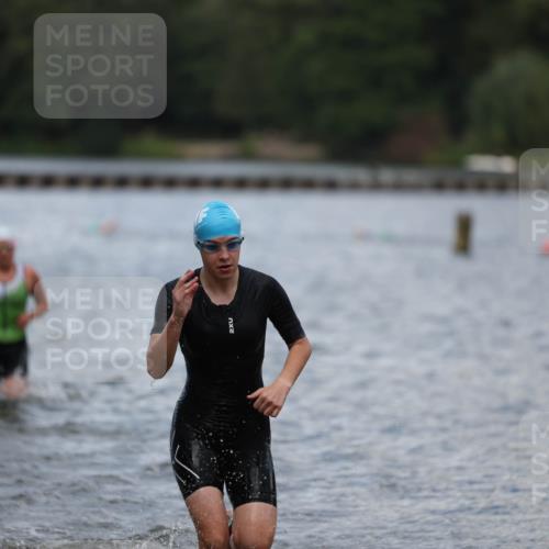 14.09.2025 - Stadtparktriathlon Michael Strokosch http://msf.ph/oto/8876441 14.09.2025 13:17:28 Schwimmen 1564, 1574, 1577, 1599, 1610, 1614, 1617 meine-sportfotos.de