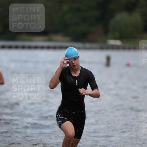 14.09.2025 - Stadtparktriathlon Michael Strokosch http://msf.ph/oto/8876444 14.09.2025 13:17:28 Schwimmen 1564, 1574, 1577, 1599, 1610, 1614, 1617 meine-sportfotos.de