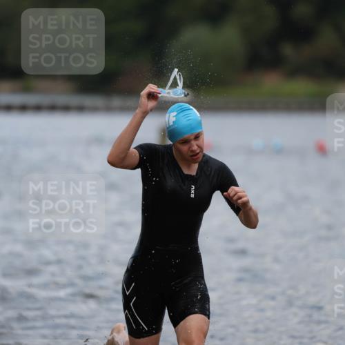 14.09.2025 - Stadtparktriathlon Michael Strokosch http://msf.ph/oto/8876448 14.09.2025 13:17:29 Schwimmen 1564, 1574, 1577, 1599, 1610, 1614, 1617 meine-sportfotos.de