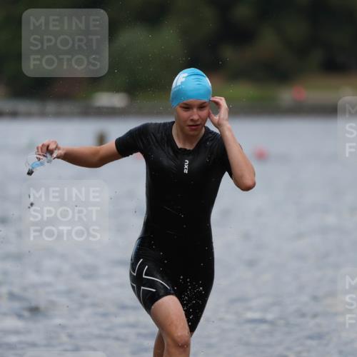 14.09.2025 - Stadtparktriathlon Michael Strokosch http://msf.ph/oto/8876449 14.09.2025 13:17:29 Schwimmen 1564, 1574, 1577, 1599, 1610, 1614, 1617 meine-sportfotos.de