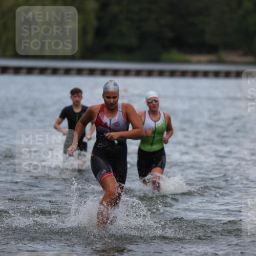 14.09.2025 - Stadtparktriathlon Michael Strokosch http://msf.ph/oto/8876455 14.09.2025 13:17:30 Schwimmen 1564, 1574, 1577, 1599, 1610, 1617 meine-sportfotos.de