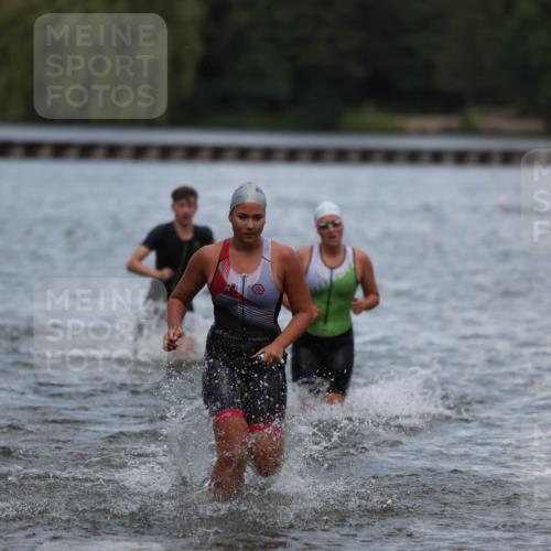 14.09.2025 - Stadtparktriathlon Michael Strokosch http://msf.ph/oto/8876457 14.09.2025 13:17:30 Schwimmen 1564, 1574, 1577, 1599, 1610, 1617 meine-sportfotos.de