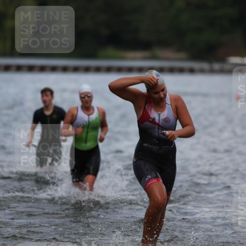14.09.2025 - Stadtparktriathlon Michael Strokosch http://msf.ph/oto/8876469 14.09.2025 13:17:32 Schwimmen 1564, 1574, 1577, 1599, 1606, 1610, 1617 meine-sportfotos.de