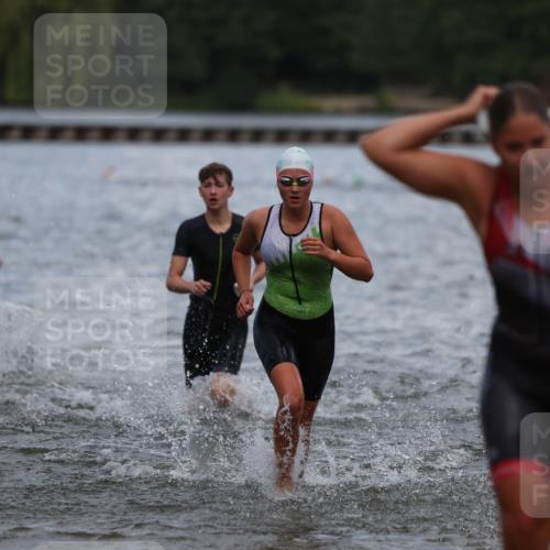 14.09.2025 - Stadtparktriathlon Michael Strokosch http://msf.ph/oto/8876478 14.09.2025 13:17:34 Schwimmen 1574, 1577, 1599, 1606, 1610, 1615, 1617 meine-sportfotos.de