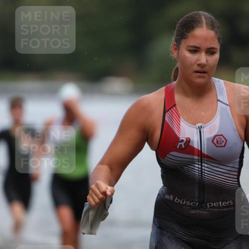14.09.2025 - Stadtparktriathlon Michael Strokosch http://msf.ph/oto/8876485 14.09.2025 13:17:35 Schwimmen 1574, 1577, 1599, 1606, 1610, 1615, 1617 meine-sportfotos.de