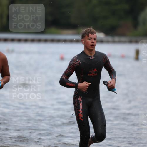 14.09.2025 - Stadtparktriathlon Michael Strokosch http://msf.ph/oto/8876522 14.09.2025 13:17:42 Schwimmen 1563, 1584, 1599, 1606, 1610, 1615, 1617 meine-sportfotos.de