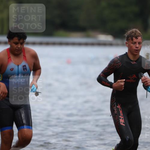 14.09.2025 - Stadtparktriathlon Michael Strokosch http://msf.ph/oto/8876525 14.09.2025 13:17:43 Schwimmen 1563, 1570, 1584, 1599, 1606, 1610, 1615, 1617 meine-sportfotos.de