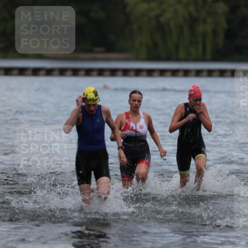 14.09.2025 - Stadtparktriathlon Michael Strokosch http://msf.ph/oto/8876539 14.09.2025 13:17:49 Schwimmen 1563, 1570, 1584, 1615 meine-sportfotos.de