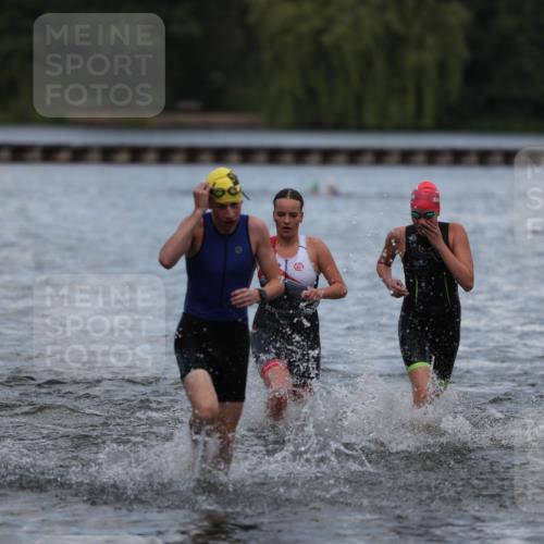 14.09.2025 - Stadtparktriathlon Michael Strokosch http://msf.ph/oto/8876544 14.09.2025 13:17:49 Schwimmen 1563, 1570, 1584, 1615 meine-sportfotos.de