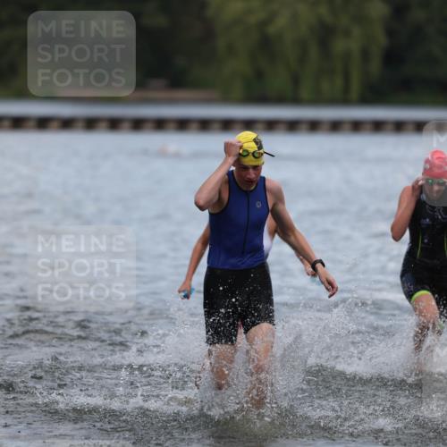 14.09.2025 - Stadtparktriathlon Michael Strokosch http://msf.ph/oto/8876546 14.09.2025 13:17:50 Schwimmen 1549, 1563, 1570, 1584, 1615 meine-sportfotos.de