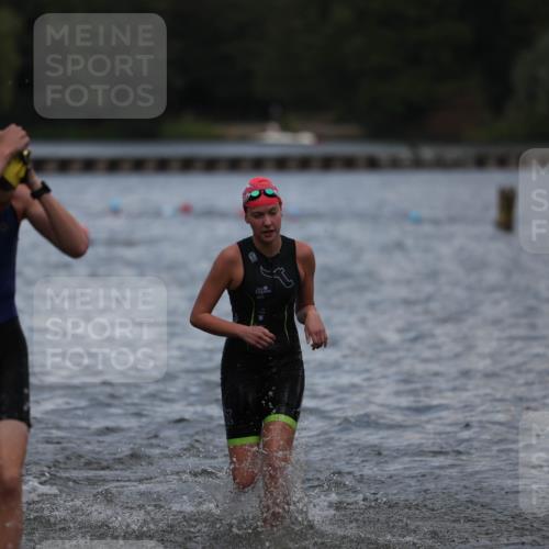 14.09.2025 - Stadtparktriathlon Michael Strokosch http://msf.ph/oto/8876552 14.09.2025 13:17:51 Schwimmen 1549, 1563, 1570, 1584 meine-sportfotos.de