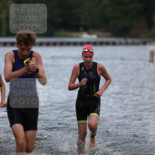 14.09.2025 - Stadtparktriathlon Michael Strokosch http://msf.ph/oto/8876556 14.09.2025 13:17:52 Schwimmen 1549, 1563, 1570, 1584 meine-sportfotos.de