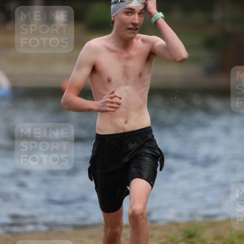 14.09.2025 - Stadtparktriathlon Michael Strokosch http://msf.ph/oto/8876591 14.09.2025 13:18:07 Schwimmen 1553 meine-sportfotos.de