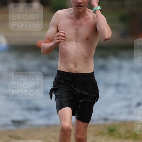 14.09.2025 - Stadtparktriathlon Michael Strokosch http://msf.ph/oto/8876592 14.09.2025 13:18:07 Schwimmen 1553 meine-sportfotos.de