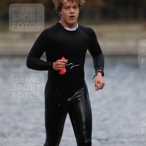 14.09.2025 - Stadtparktriathlon Michael Strokosch http://msf.ph/oto/8876615 14.09.2025 13:18:22 Schwimmen 1561 meine-sportfotos.de